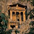 000077 Tombeaux lyciens taills dans le roc  Fethiye (Turquie). Filtre polarisant.