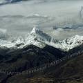 000318 Cordillre Noire et Cordillre Blanche, avec une altitude maximale de 6768 m pour cette dernire.  (Cordillera Blanca et Cordillera Negra, parc naturel de Huascarn, Ancash, Prou). Filtre polarisant.