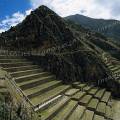 000564 Site archologique d'Ollantaytambo (Cuzco, Prou). Ces ruines sont situes dans la valle de l'Urubamba dite Valle Sacre des Incas. Ces andenes ou terrasses permettaient la culture. Filtre polarisant.