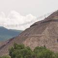 000931 Pyramide du Soleil sur le site de Teotihuacn (Mexico, Mexique). Troisime plus grande pyramide au monde avec ses 70 mtres de hauteur, la pyramide du Soleil a t difie en 100 aprs JC dans ce qui tait  l'poque la plus grande cit du Mexique.
