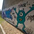 001034 Graffiti sous un pont autoroutier (Cher (18), France).