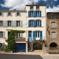 001587 Maisons dans le centre du village de Saint-Floret (63320) (Puy-de-Dme 63 - France).